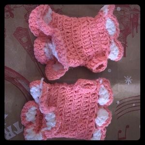 Fingerless knit gloves
